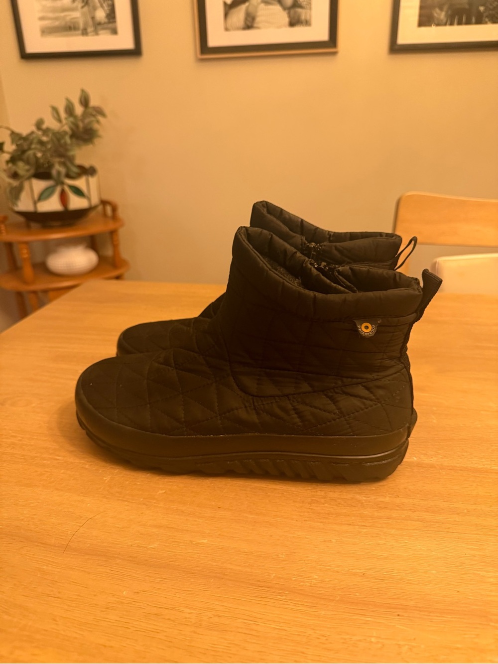 Bogs Women Snowday Low Boots Black Size 8